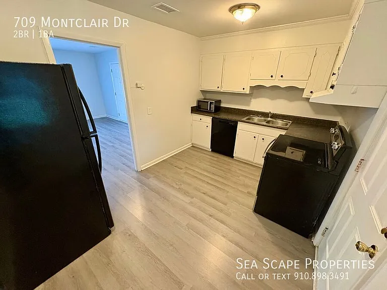 709 Montclair Dr — Photo 5
