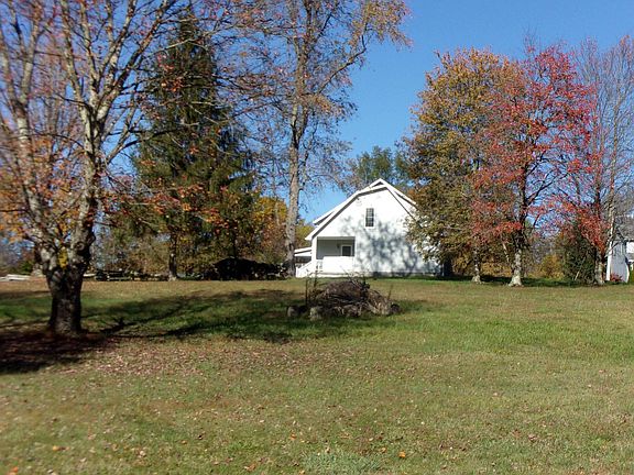 2nd image of 208 Parkview Cir