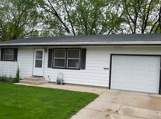 1113 Garfield Dr, Rochelle, IL 61068