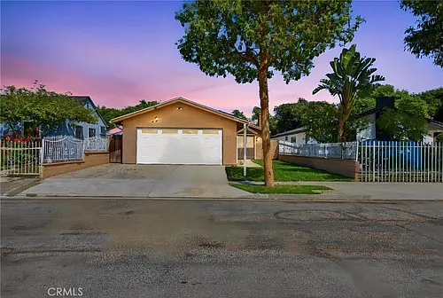 2083 Cedar St Photo 1