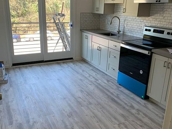 2nd image of 4611 Lincoln Way