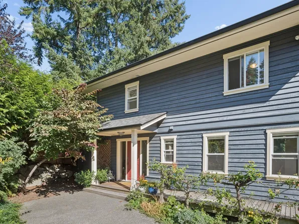 965 Village Dr, Bowen Island, BC V0N 1G1
