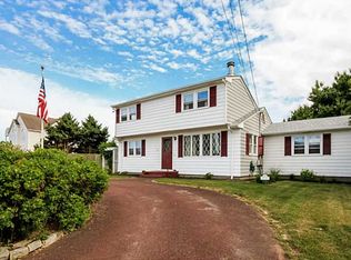 1 Major Arnold Rd, Narragansett, RI 02882