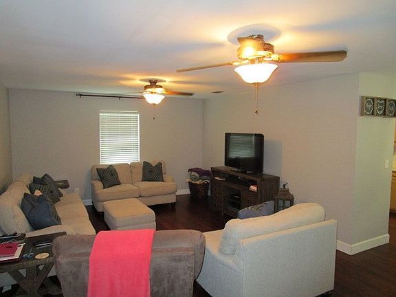 4th image of 19113 NE Oak Hill Dr