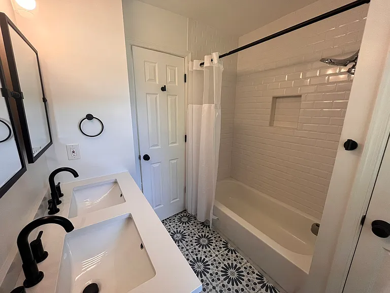 8612 Yardley Dr — Photo 25
