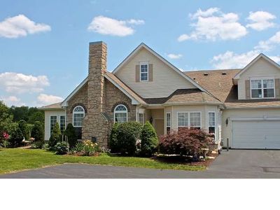 1041 Burgundy Cir, Pennsburg, PA, 18073