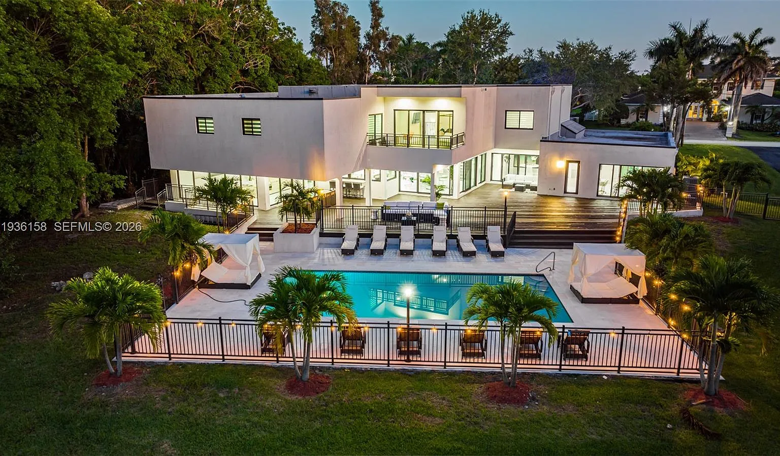 Simons Plat — Photo 2