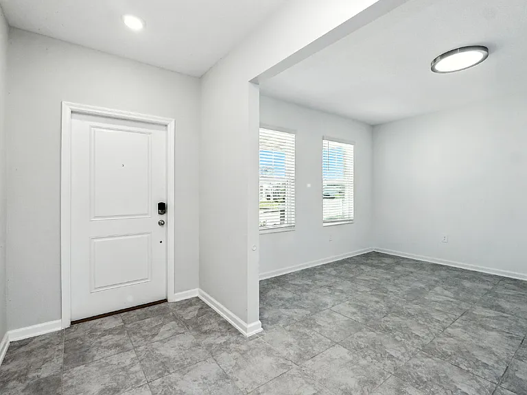 1493 Brentwood Dr — Photo 6