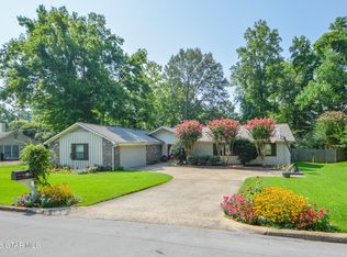107 Pinewood Dr, Starkville, MS 39759