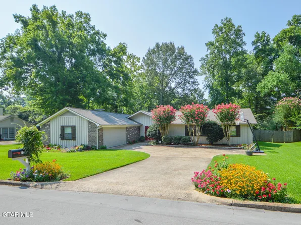 107 Pinewood Dr, Starkville, MS 39759