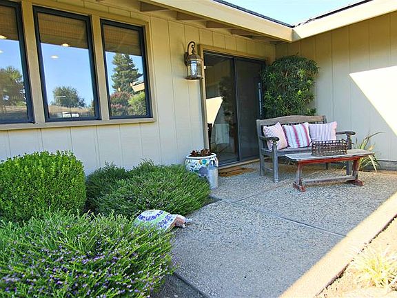 3rd image of 328 Claydon Way