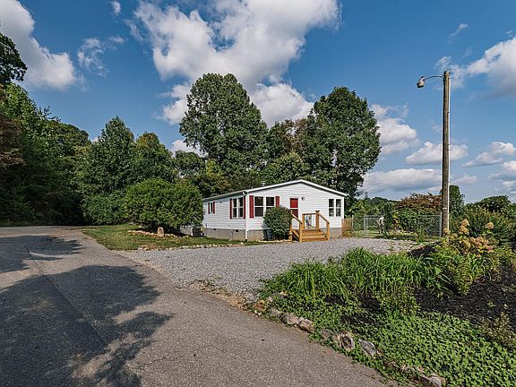 2nd image of 230 Magnolia Way