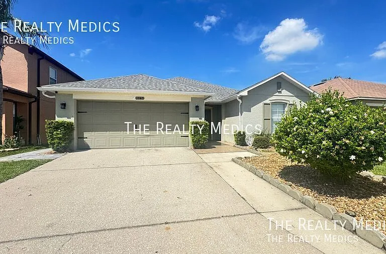 1040 Elderberry Dr — Photo 1