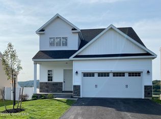 30 Nantucket St, Cohoes, NY 12047