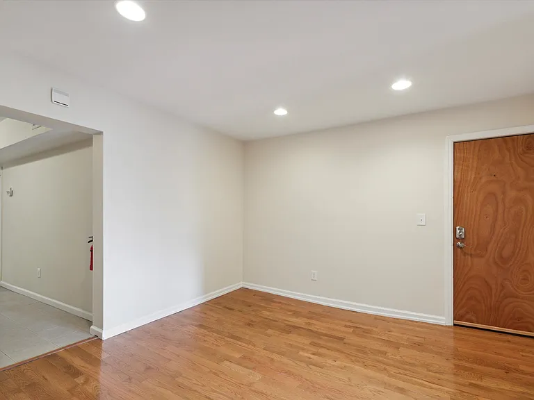 16 Spring St #1A — Photo 11