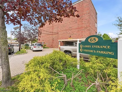 65 Fairview St #3D Photo 1