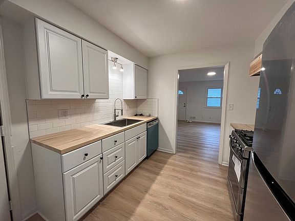 3rd image of 2943 W 43rd Ave