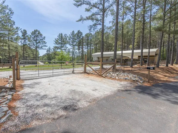 203 Fishers Cove Rd, Fair Play, SC 29643