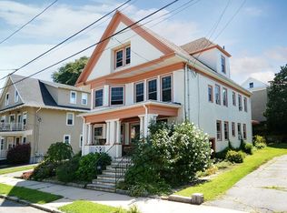 7 Roslyn St #2, Salem, MA 01970