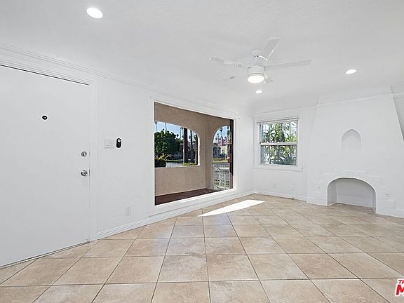 3rd image of 5700 S Gramercy Pl