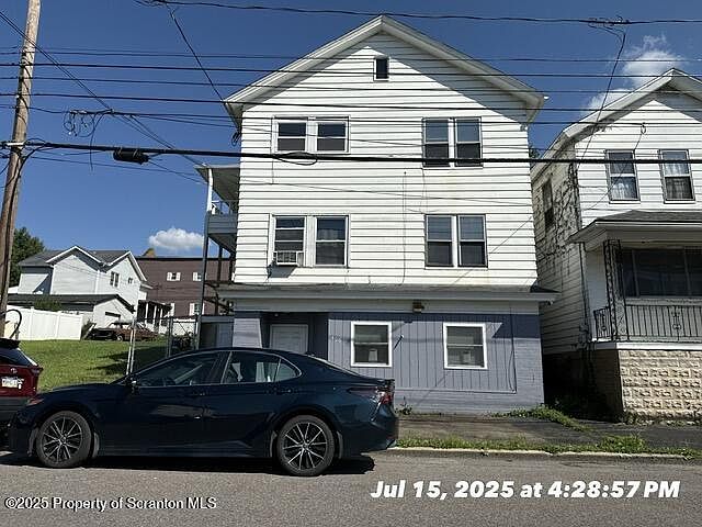 2nd image of 409 Prospect Ave