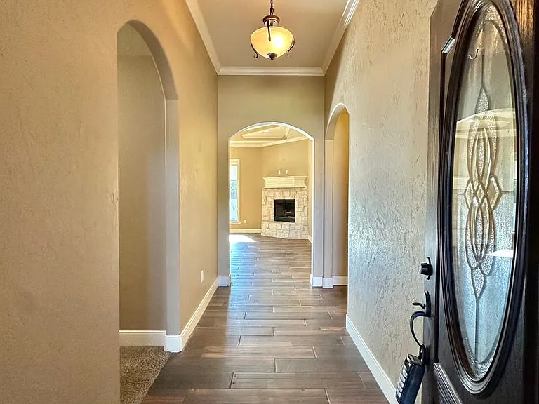 5910 Tarin St — Photo 3