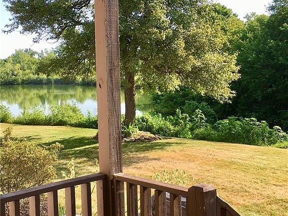 5th image of 111 W Lakeshore Dr #5 E