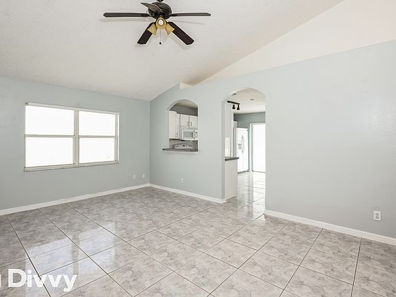 4th image of 3313 Cypress Point Cir