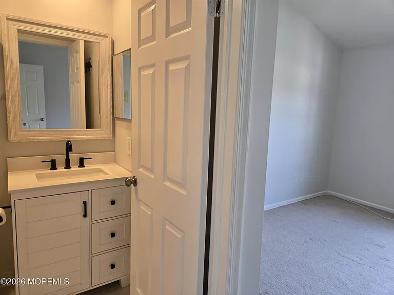 761 Banyan Ct — Photo 6