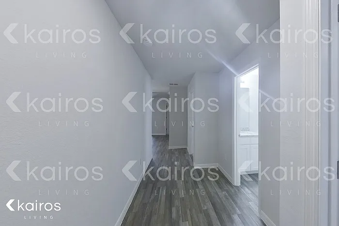 3 bed, 2.0 bath, 1246 sqft, $1,925 — Photo 2