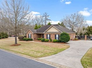 1905 Towne Lake Dr, Opelika, AL 36804