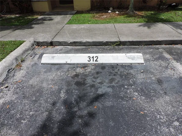 1408 SE 26th Ct #312, Homestead, FL 33035