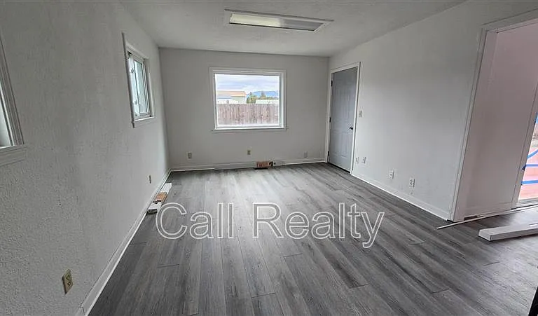 224 N Conklin Rd — Photo 7