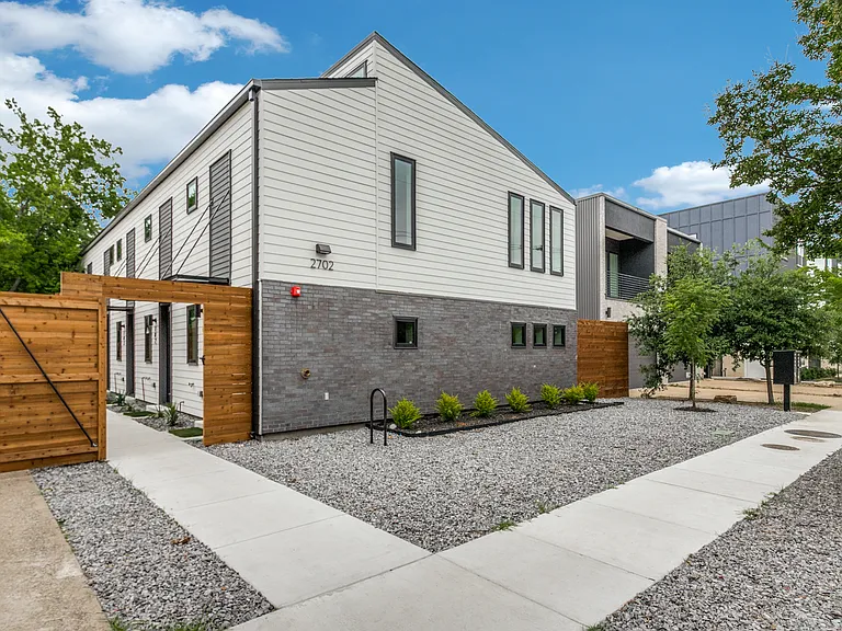 2702 Carroll Ave #104 — Photo 5