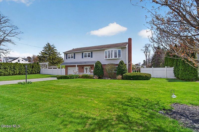 3rd image of 2158 Robinwood Avenue