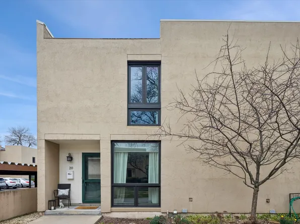 20 Oak Tree Ct #20, Elmhurst, IL 60126