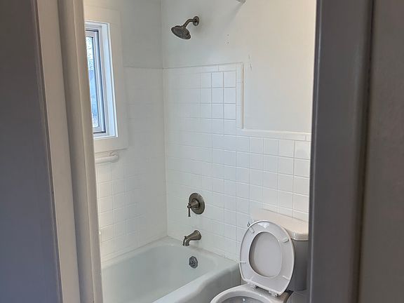 5th image of 4233 E 38th St #C