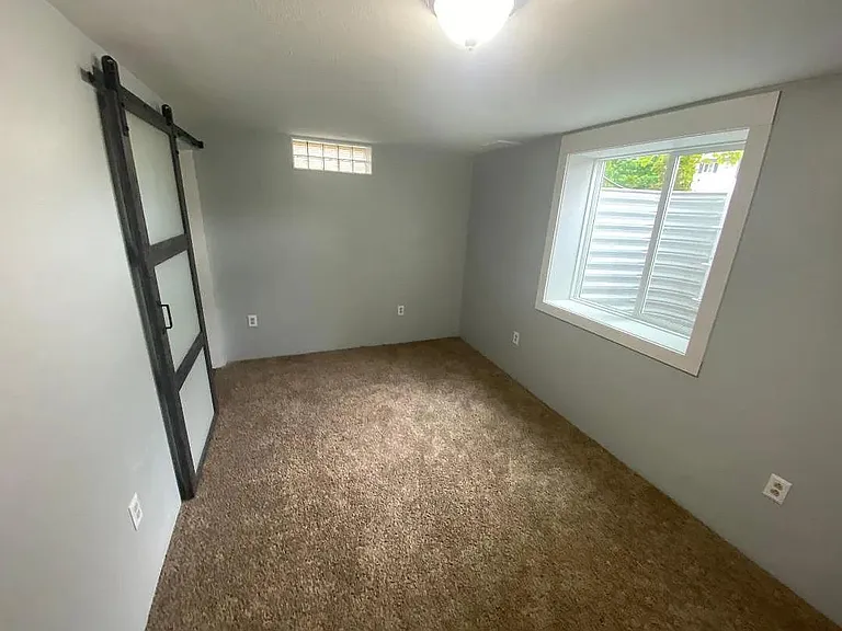 220 W Beckwith St E — Photo 9