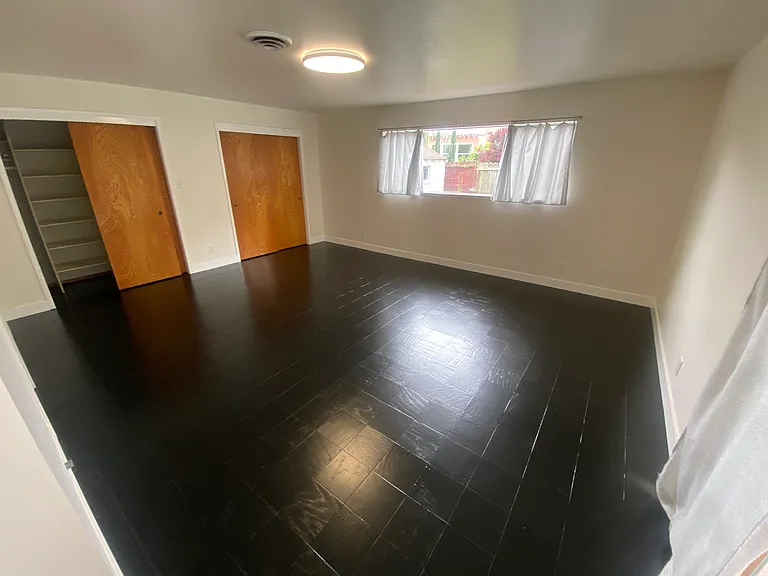 204 Haight Ave — Photo 11