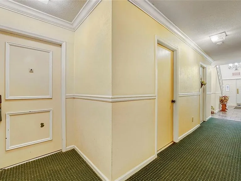 6851 Roswell Rd #M13 — Photo 27