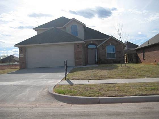 1st image of 2211 SW Oxford Dr