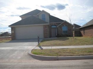 2211 SW Oxford Dr, Lawton, OK 73505