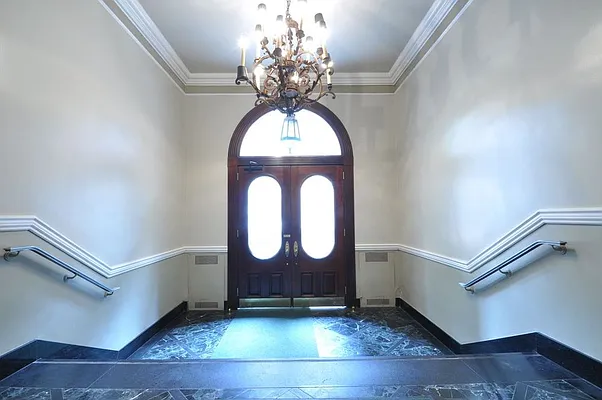 Rented by REAL New York | media 9