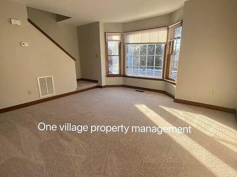 433 Creekway Dr — Photo 3