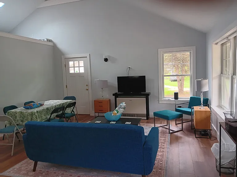 545 Maple St — Photo 4