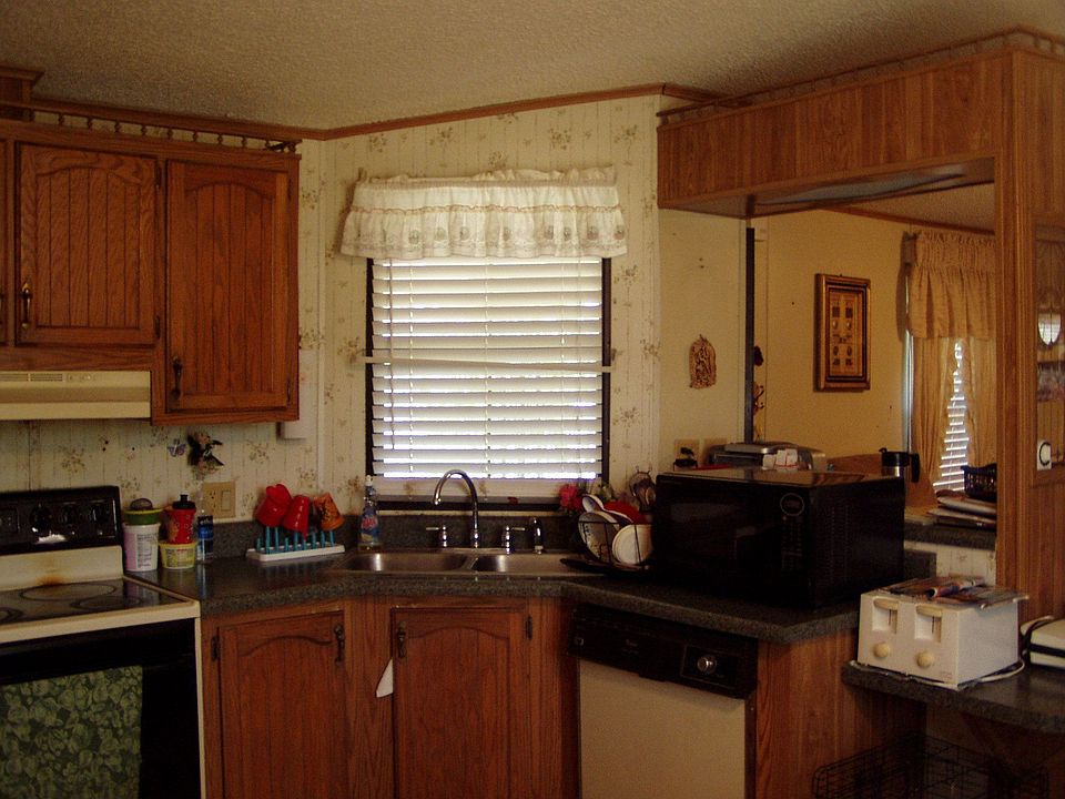 2nd image of 130 Douglas Ln