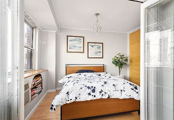 4th image of 1175 York Ave APT 18A
