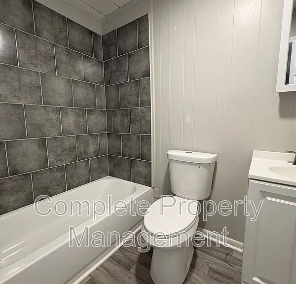 6112 Blocton Ave — Photo 7