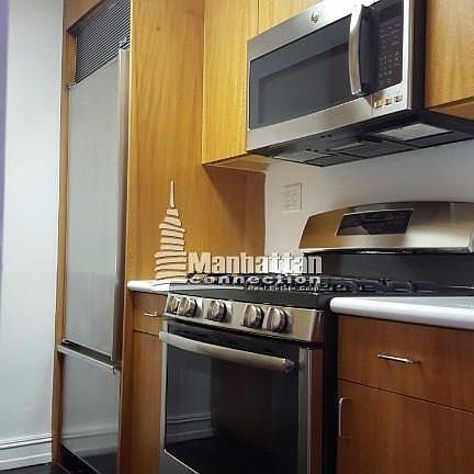3rd image of 200 E 71st St APT 10D