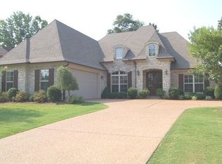 129 Flagstone Dr, Jackson, TN 38305